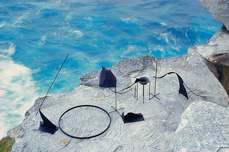 Orest Keywan, With a View, Sculpture by the Sea Bondi, 1999. Photo, Clyde Yee