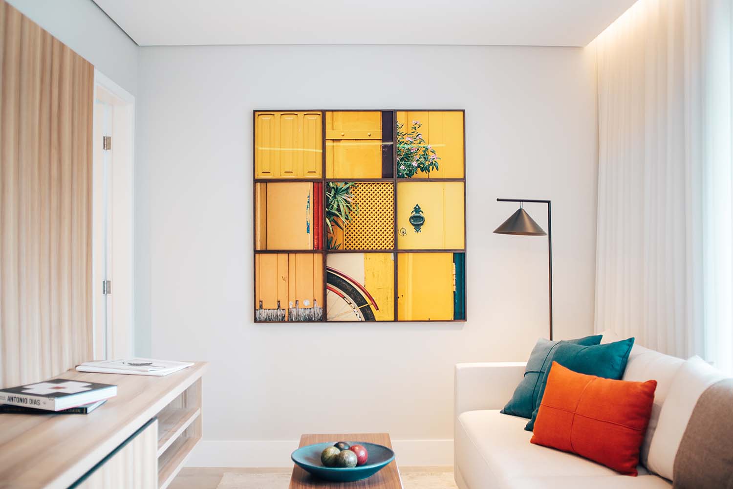 8 Creative Wall Décor Ideas from Paintings to Murals