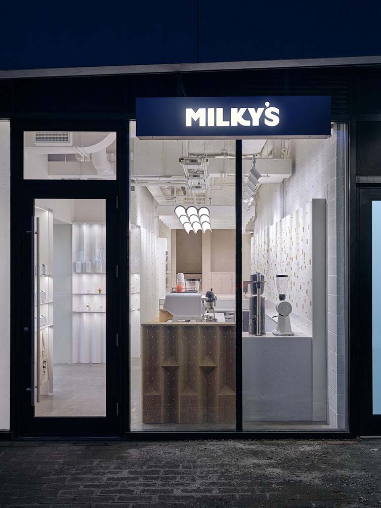 Milky’s 1243 Dundas