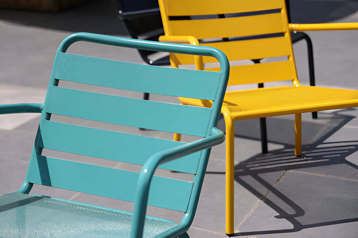 How Powder Coating Transforms Outdoor Furniture