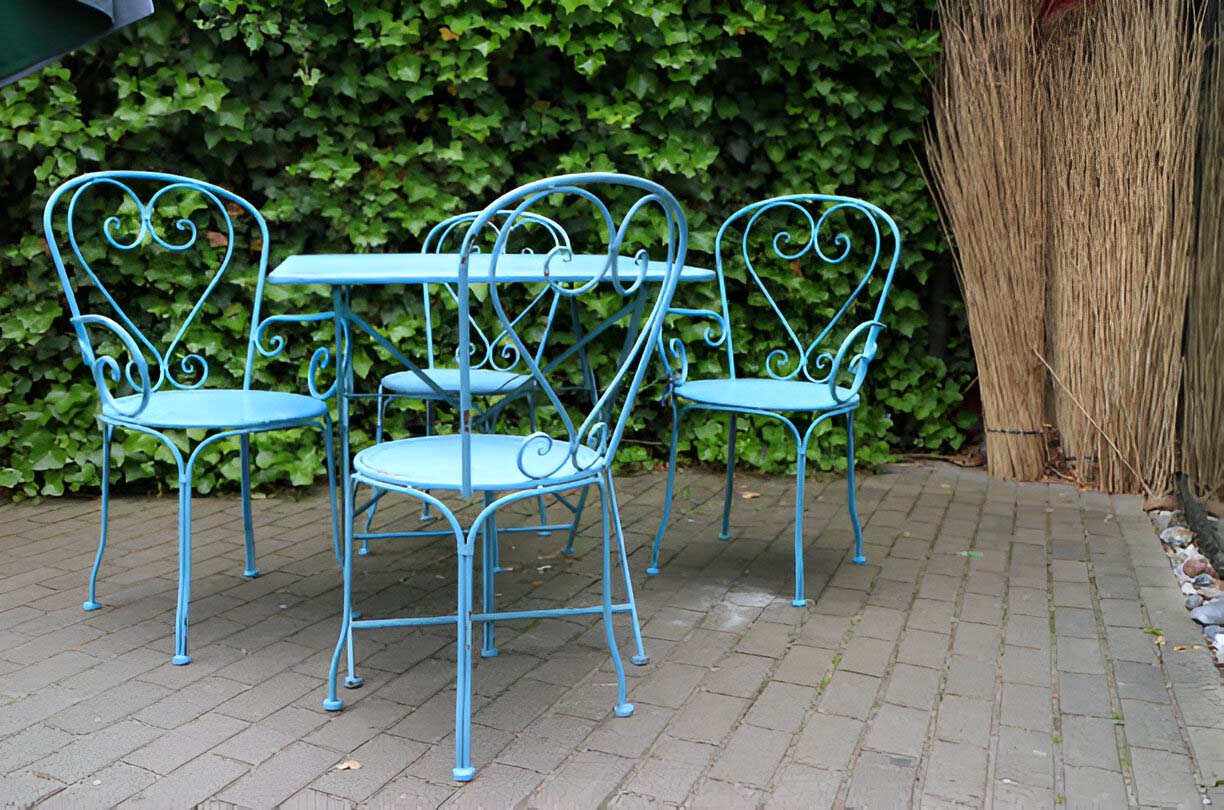 A Step-by-Step Process: How Powder Coating Transforms Outdoor Furniture