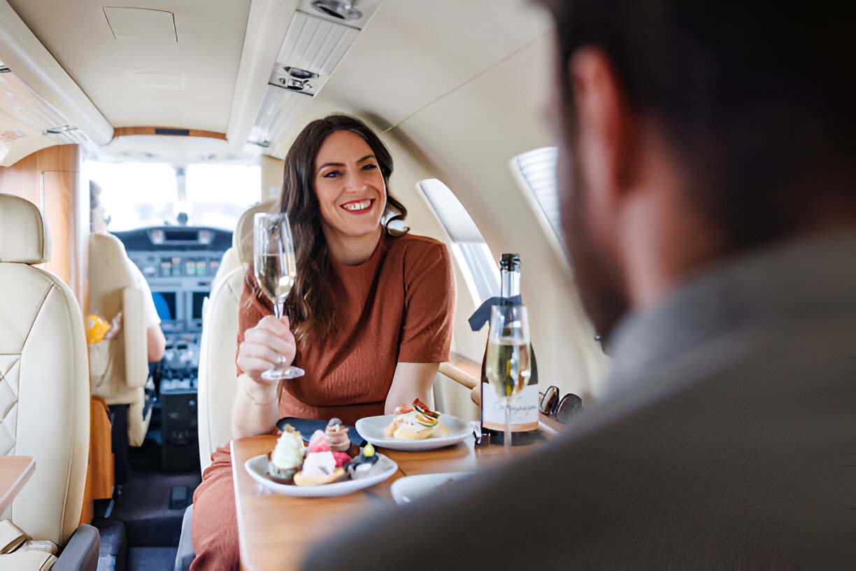 Gourmet at 40,000 Feet: How Private Jet Travel Elevates the Culinary Experience