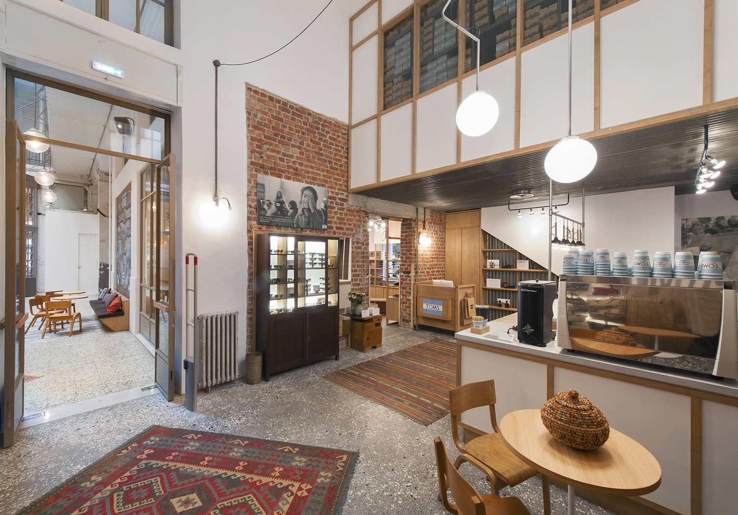 Thessaloniki Flagship Store & Cafe / TOMS House